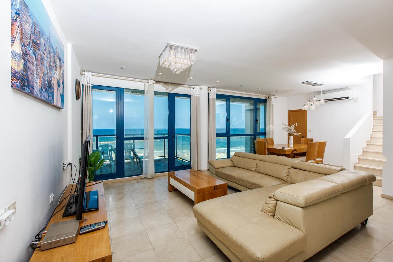 Ocean Front Apartments First Line To The Beach テル・アビブ エクステリア 写真