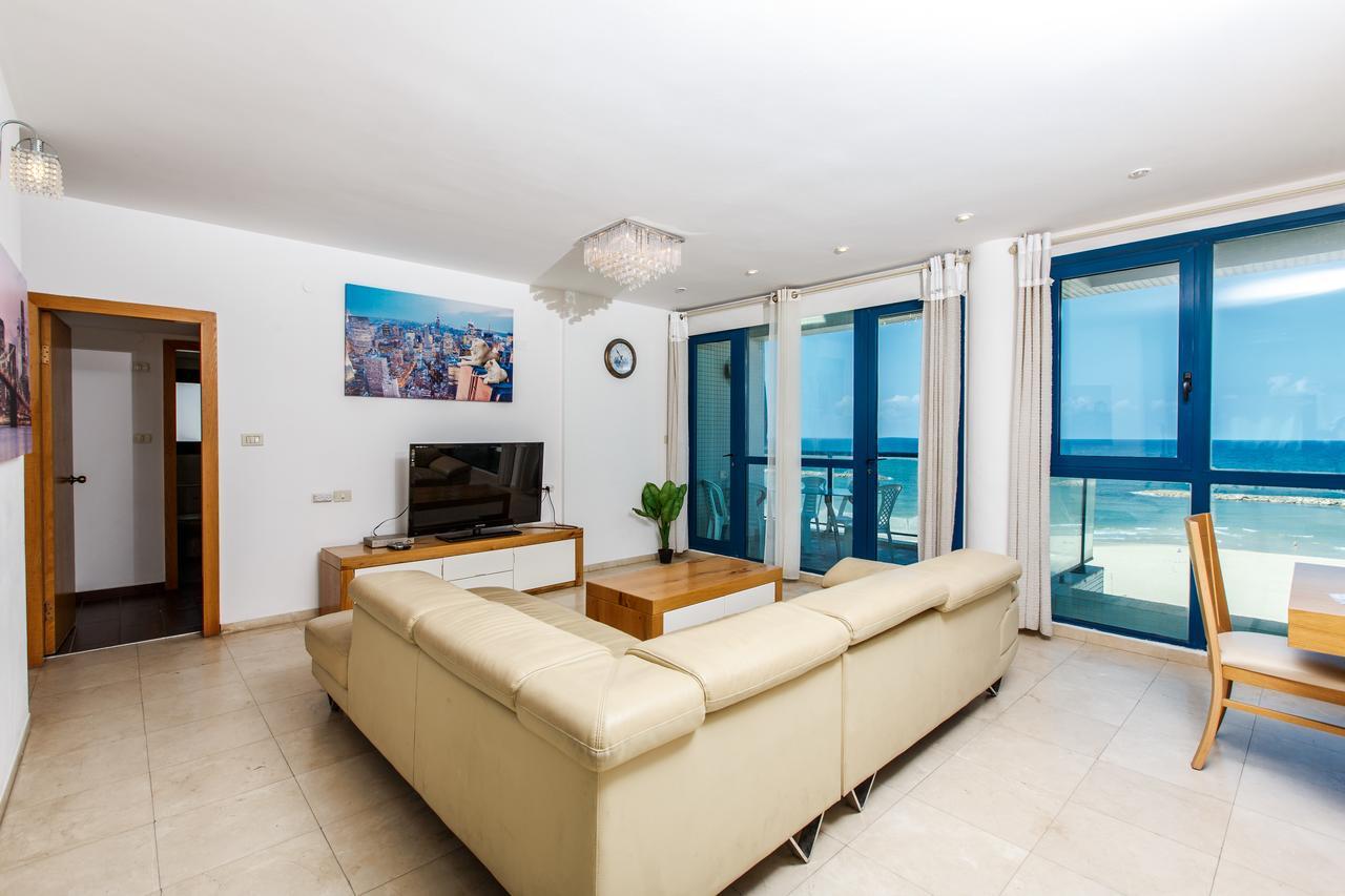 Ocean Front Apartments First Line To The Beach テル・アビブ エクステリア 写真