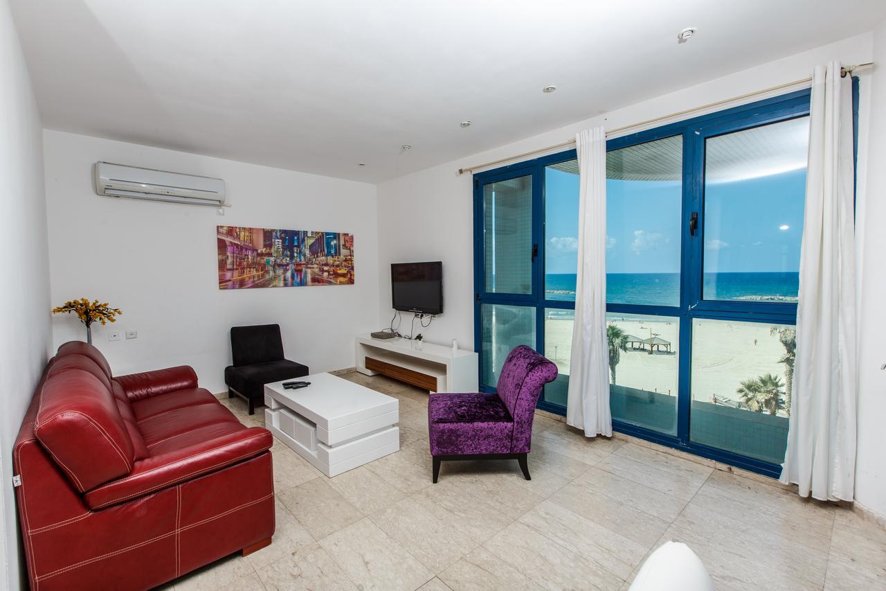 Ocean Front Apartments First Line To The Beach テル・アビブ エクステリア 写真