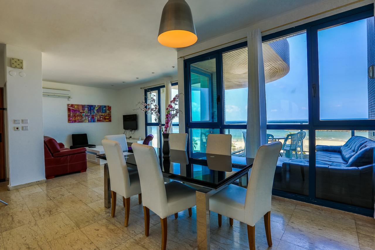 Ocean Front Apartments First Line To The Beach テル・アビブ エクステリア 写真