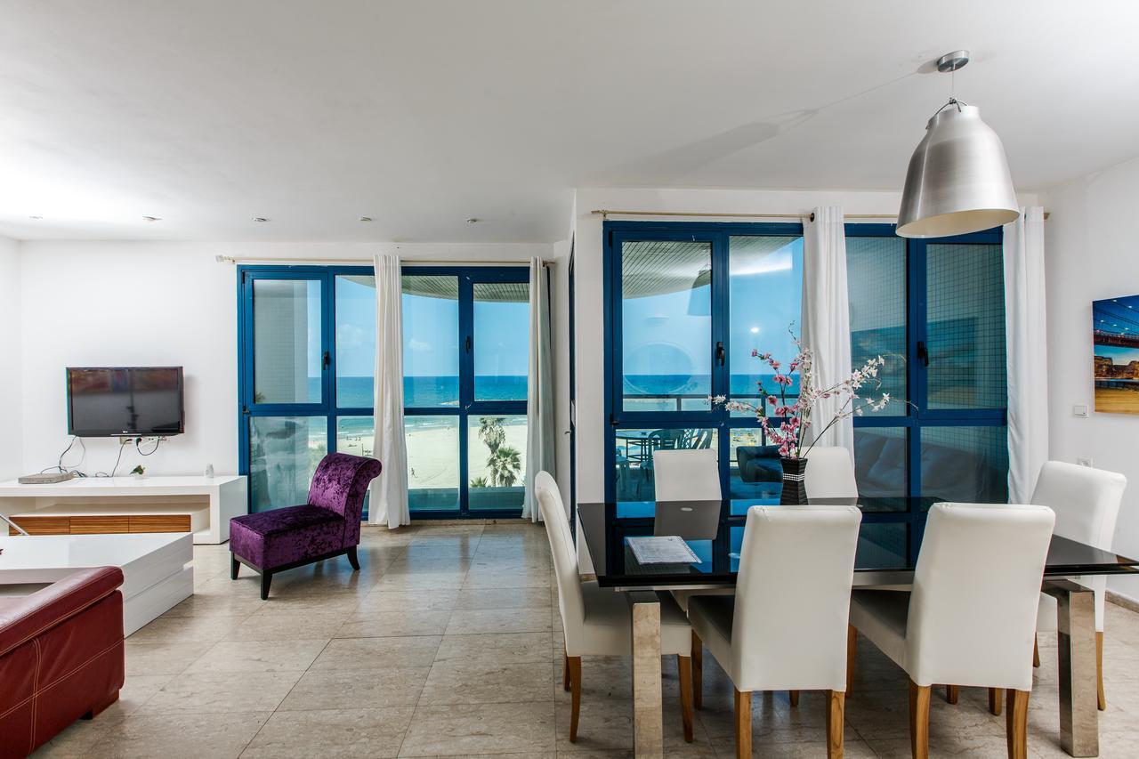 Ocean Front Apartments First Line To The Beach テル・アビブ エクステリア 写真