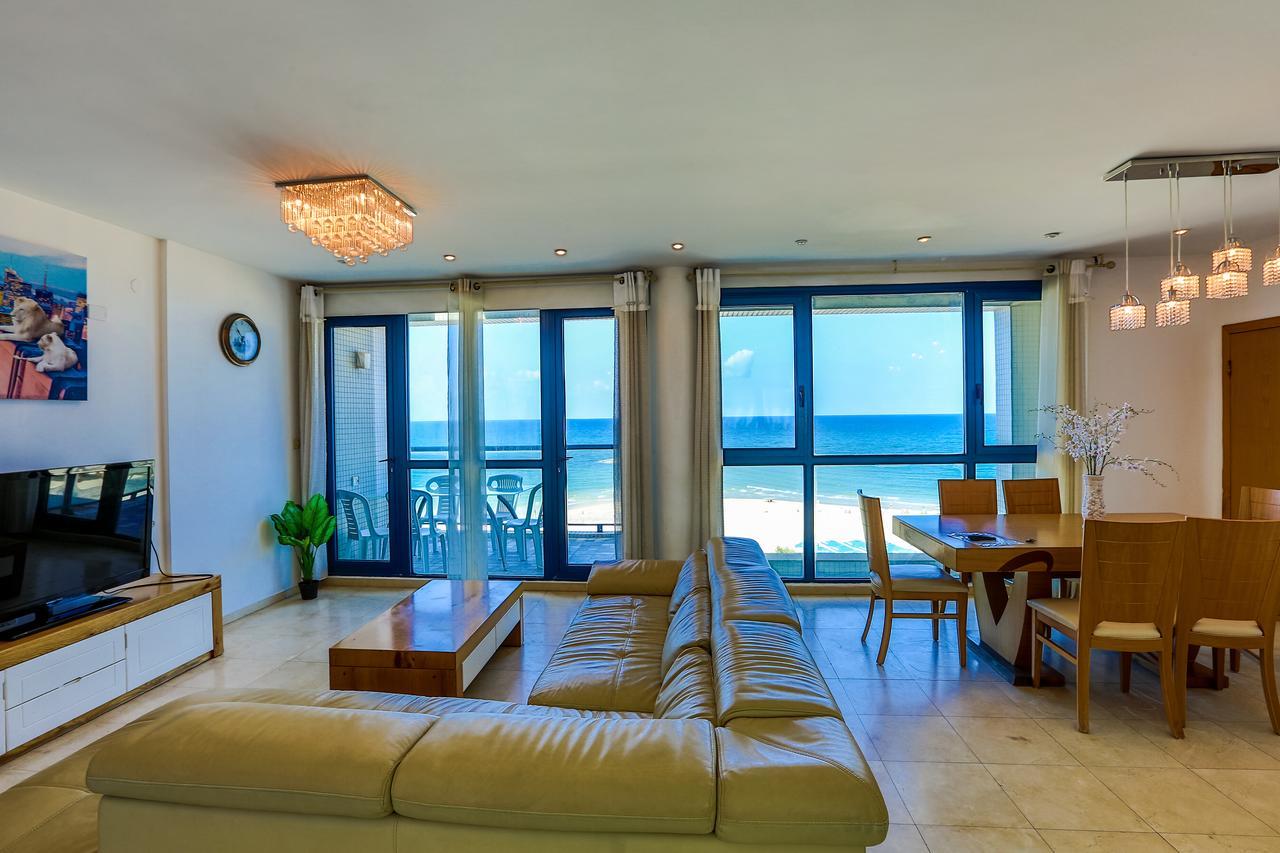 Ocean Front Apartments First Line To The Beach テル・アビブ エクステリア 写真