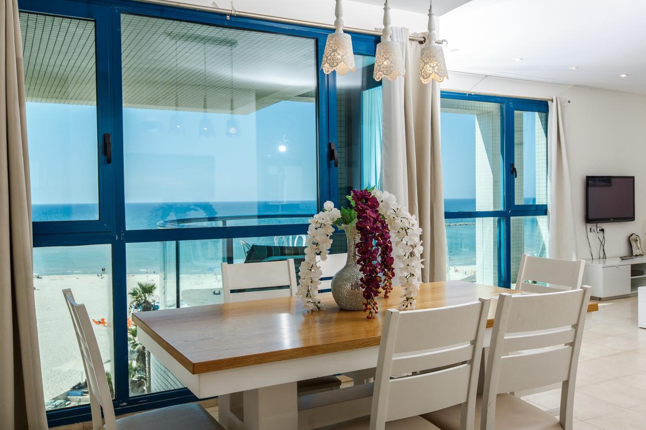 Ocean Front Apartments First Line To The Beach テル・アビブ エクステリア 写真