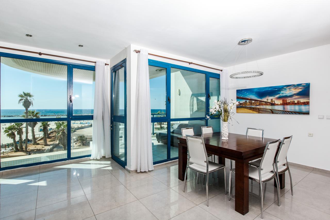 Ocean Front Apartments First Line To The Beach テル・アビブ エクステリア 写真