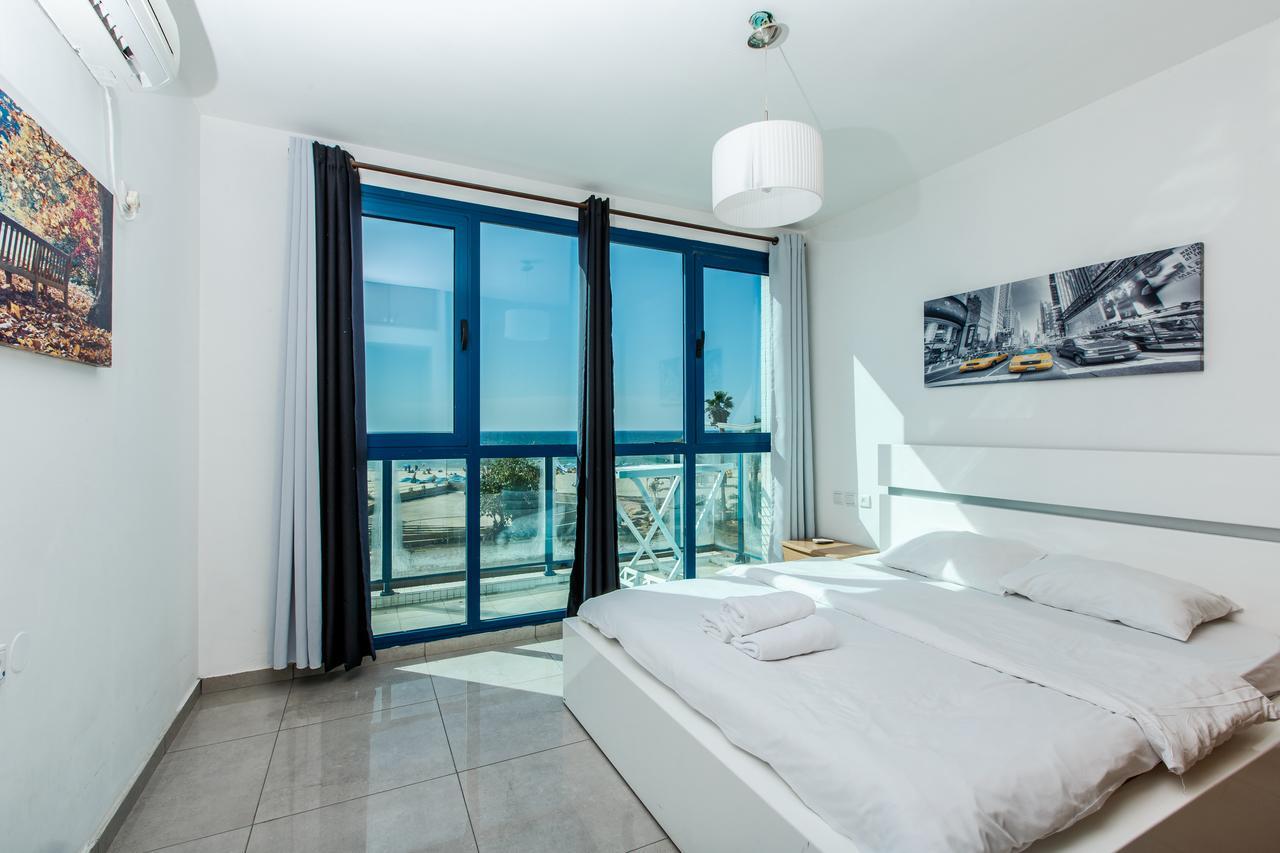 Ocean Front Apartments First Line To The Beach テル・アビブ エクステリア 写真