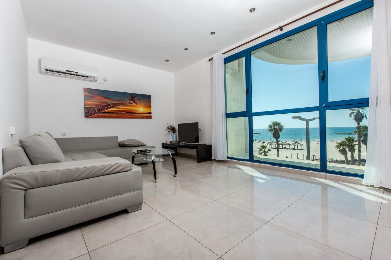 Ocean Front Apartments First Line To The Beach テル・アビブ エクステリア 写真