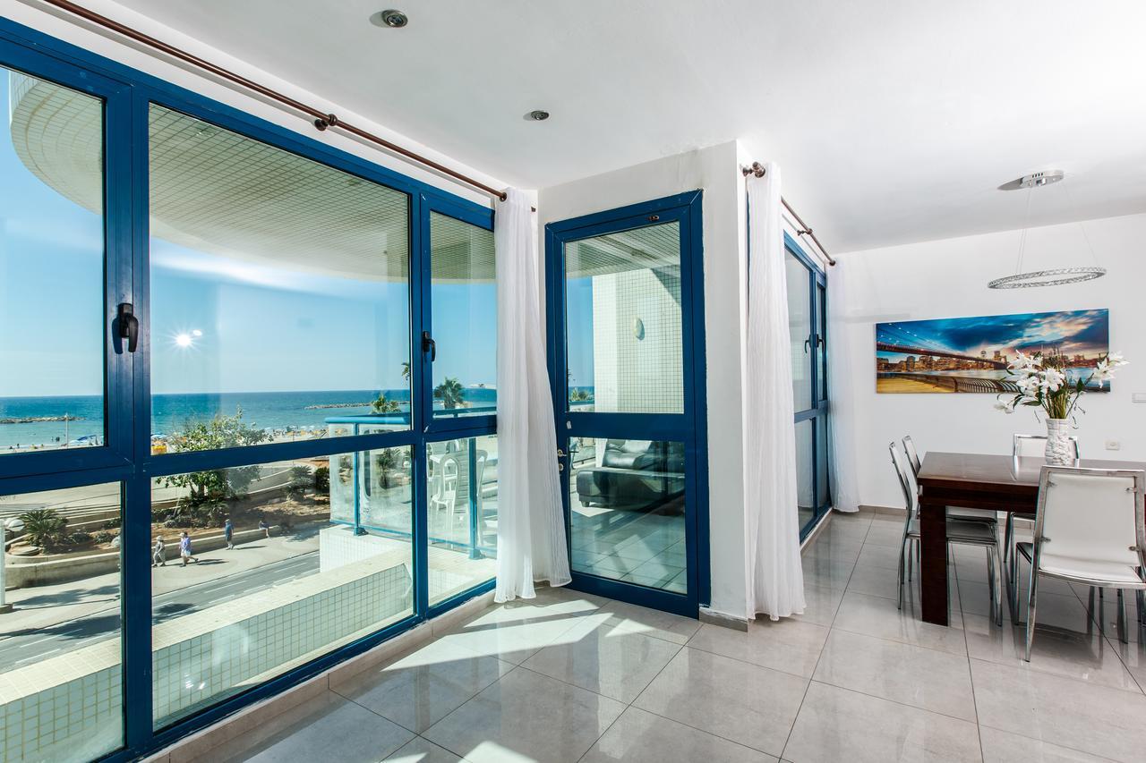 Ocean Front Apartments First Line To The Beach テル・アビブ エクステリア 写真