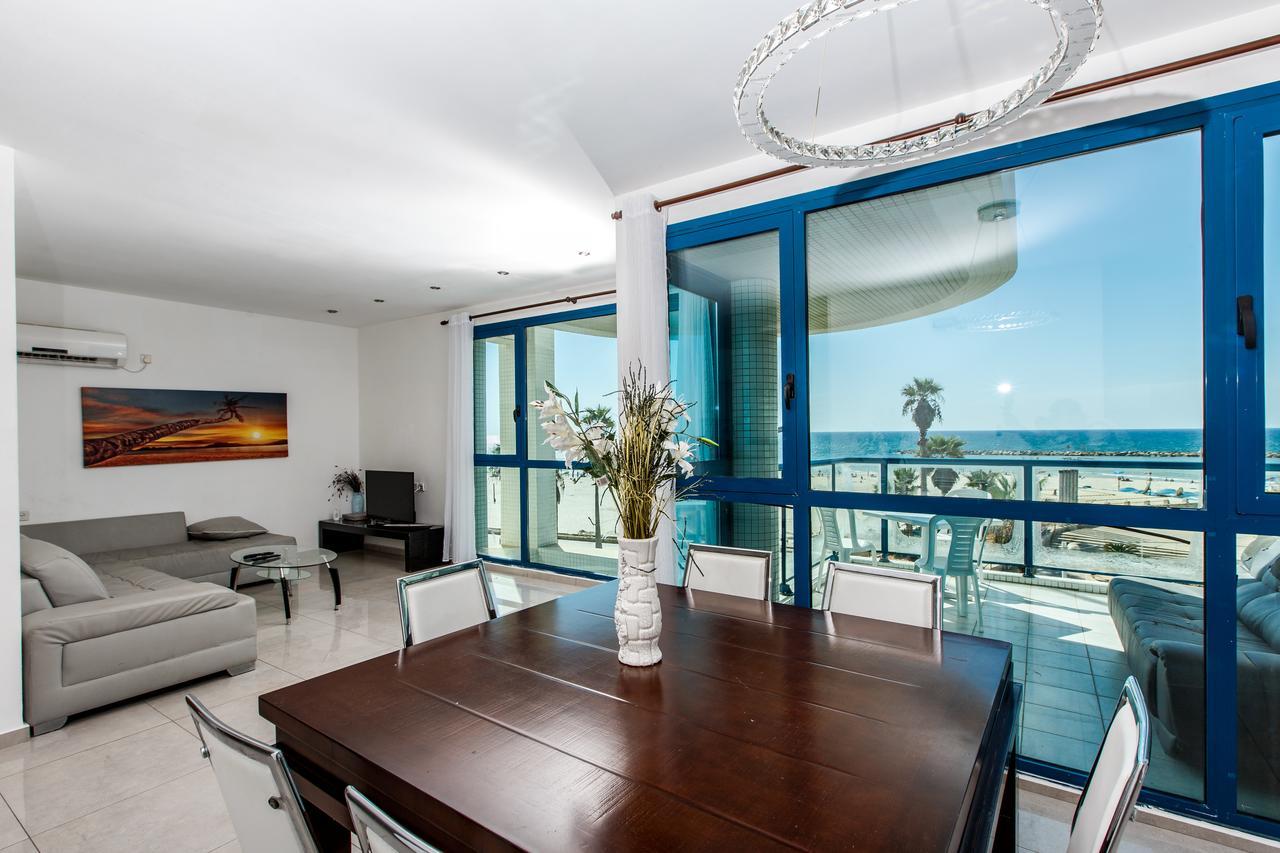Ocean Front Apartments First Line To The Beach テル・アビブ エクステリア 写真