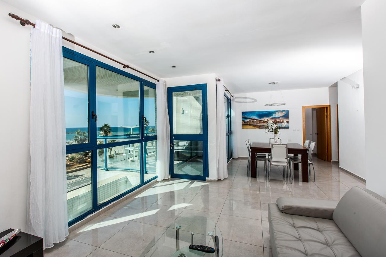 Ocean Front Apartments First Line To The Beach テル・アビブ エクステリア 写真