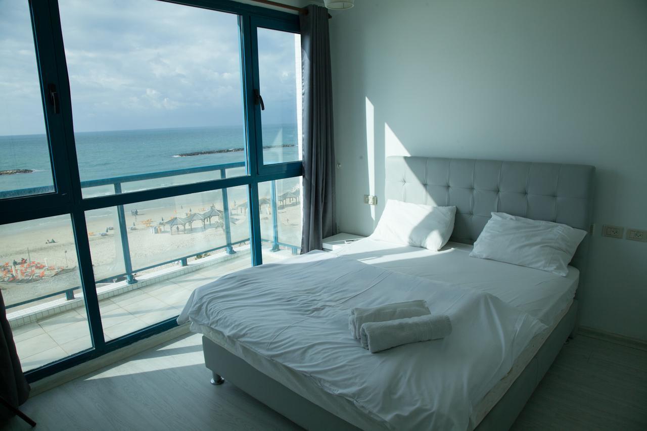 Ocean Front Apartments First Line To The Beach テル・アビブ エクステリア 写真