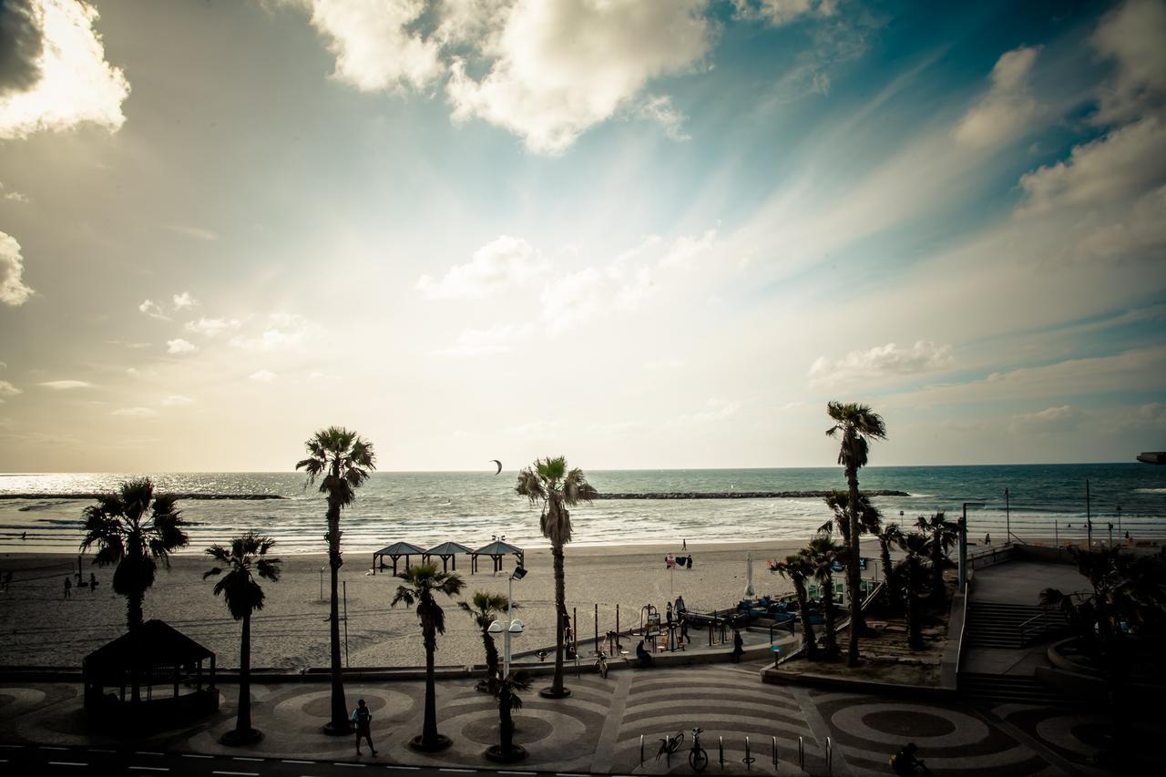 Ocean Front Apartments First Line To The Beach テル・アビブ エクステリア 写真